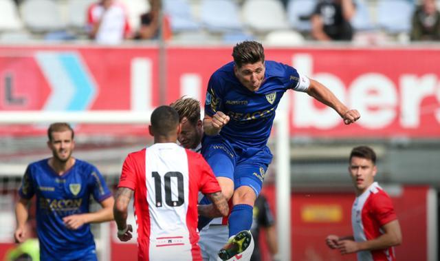 的灰色链条 的灰色链条